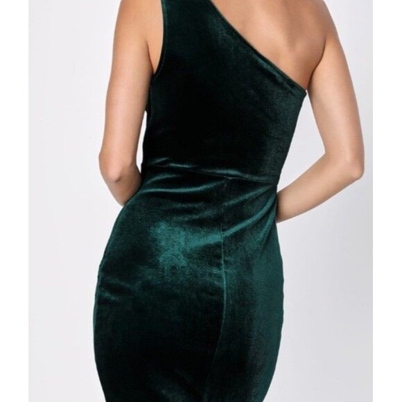 NWT Lulus Candlelit Dark Emerald Green Velvet One Shoulder Bodycon Dress Small - Picture 7 of 7